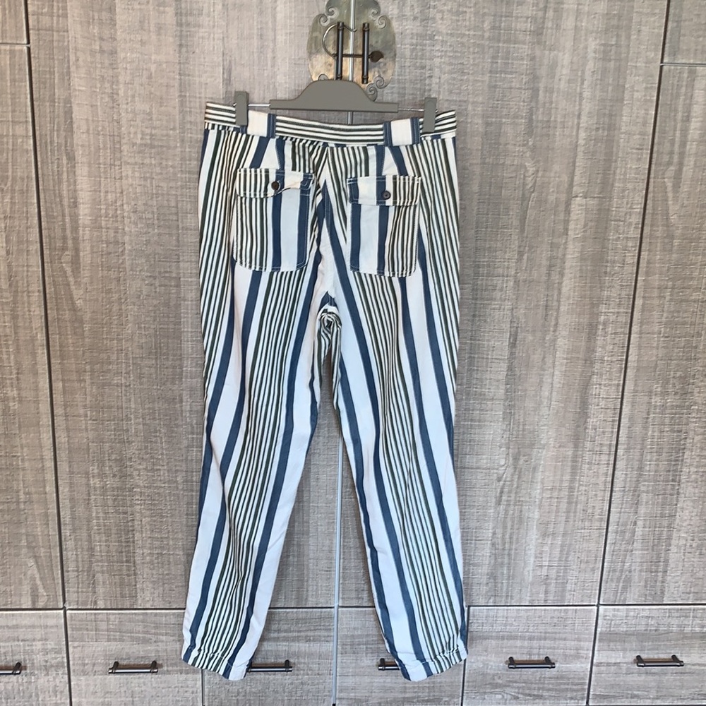 Ann Taylor LOFT | High-Rise Striped Zip Ankle‎ Joggers in 100% Lyocell - Picture 4 of 14